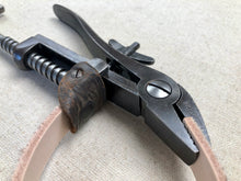 Load image into Gallery viewer, x Waist pliers D.R.P.
