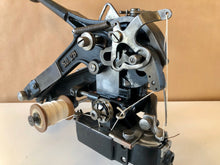Load image into Gallery viewer, x Junker & Ruh SD 28 leather stitching machine