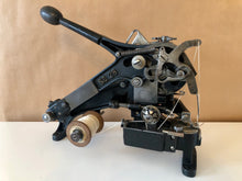 Load image into Gallery viewer, x Junker & Ruh SD 28 leather stitching machine