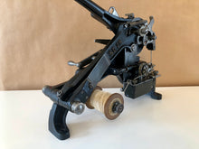Load image into Gallery viewer, x Junker & Ruh SD 28 leather stitching machine