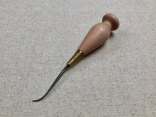 Load image into Gallery viewer, Awl for welting in handle