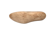 Load image into Gallery viewer, Wooden shoe last 2095020 for bespoke shoemaking, 25 mm