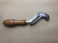 Load image into Gallery viewer, z Barnsley Saddlers Bulldog Pliers for shoe and boot makers