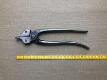 Load image into Gallery viewer, z Narrow shoemaker lasting pliers by manufacturer H.Dürr