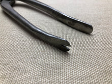 Load image into Gallery viewer, z Shoemaker pincers