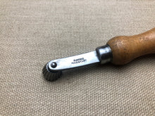 Load image into Gallery viewer, z Shoemaker fudge wheel 9 spi by R.Hess Magstadt