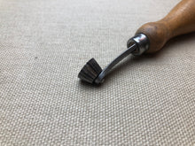 Load image into Gallery viewer, z Shoemaker fudge wheel 9 spi by R.Hess Magstadt