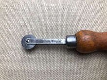 Load image into Gallery viewer, z Pattern wheel by R.Hess - Mesbranco