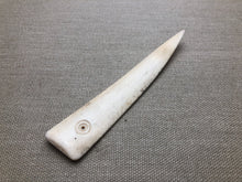Load image into Gallery viewer, z Sleeking bone antique
