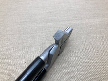 Load image into Gallery viewer, Shoemaker lasting pliers, narrow 8 mm