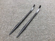 Load image into Gallery viewer, Awl with hook 70 mm by Concordia