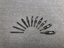 Load image into Gallery viewer, Hole punch needles with holder for brogueing