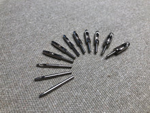 Load image into Gallery viewer, Hole punch needles with holder for brogueing