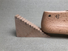 Load image into Gallery viewer, Last making heel height gauge