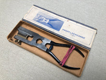 Load image into Gallery viewer, x Button hole punch pliers