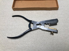 Load image into Gallery viewer, x Button hole punch pliers