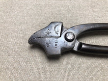 Load image into Gallery viewer, x Shoemaker lasting pliers 6 mm by Emil Brinkmann 1912
