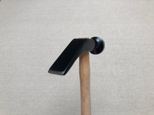 Load image into Gallery viewer, Shoemaker hammer 350 gram, black