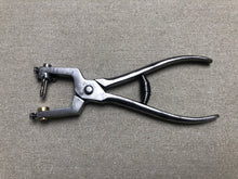 Load image into Gallery viewer, x Brogueing punch pliers

