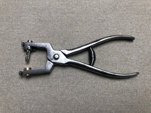 Load image into Gallery viewer, x Brogueing punch pliers