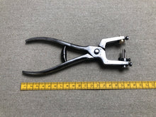 Load image into Gallery viewer, x Brogueing punch pliers