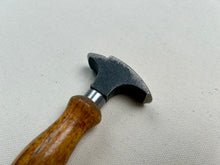 Load image into Gallery viewer, Glazing iron

