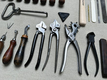 Load image into Gallery viewer, Shoemaker tool set kit for beginners in shoemaking PRO

