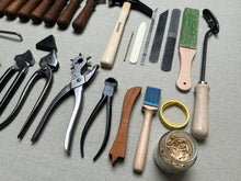 Load image into Gallery viewer, Shoemaker tool set kit for beginners in shoemaking PRO
