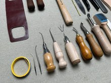 Load image into Gallery viewer, Shoemaker tool set BASIC
