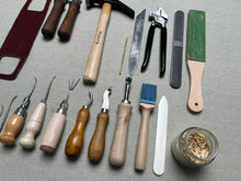 Load image into Gallery viewer, Shoemaker tool set BASIC
