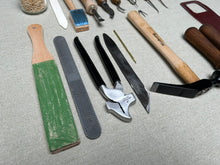 Load image into Gallery viewer, Shoemaker tool set BASIC
