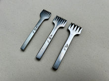 Load image into Gallery viewer, Zig zag punch iron set
