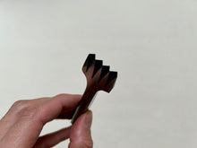 Load image into Gallery viewer, Zig zag punch iron set
