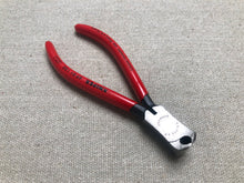 Load image into Gallery viewer, Shoemaker nippers - Made in Germany
