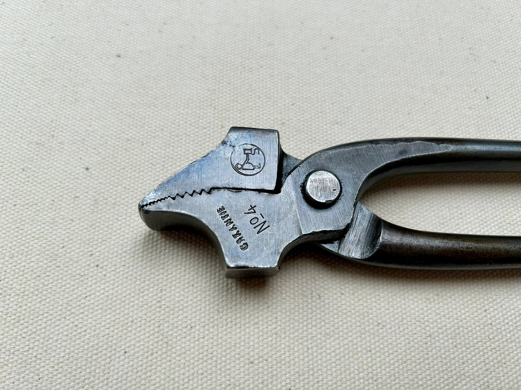 Shoemaker lasting pliers by Dauerschnitt