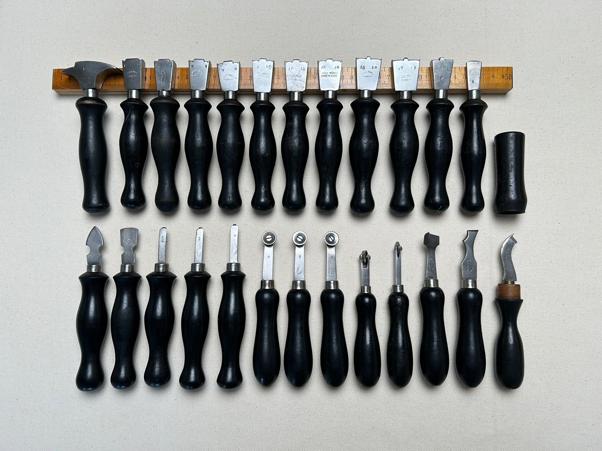 x Shoemaker tool set by Joseph Münch, Brotterode – Shoemakercraft