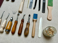 Load image into Gallery viewer, Shoemaker tool set BASIC
