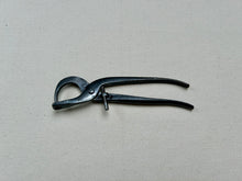 Load image into Gallery viewer, Eyelet extractor pliers
