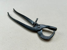 Load image into Gallery viewer, Eyelet extractor pliers
