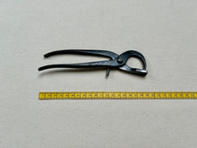 Load image into Gallery viewer, Eyelet extractor pliers
