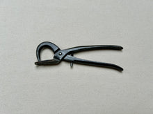 Load image into Gallery viewer, Eyelet extractor pliers, heavy
