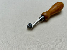 Load image into Gallery viewer, Fudge wheel 7 spi by R.Hess
