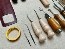 Load image into Gallery viewer, Shoemaker tool set BASIC
