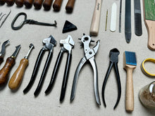 Load image into Gallery viewer, Shoemaker tool set kit for beginners in shoemaking PRO
