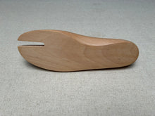 Load image into Gallery viewer, Wooden sandal last 1873002S for bespoke shoemaking
