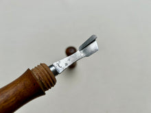Load image into Gallery viewer, Feathering knife by OMÖ
