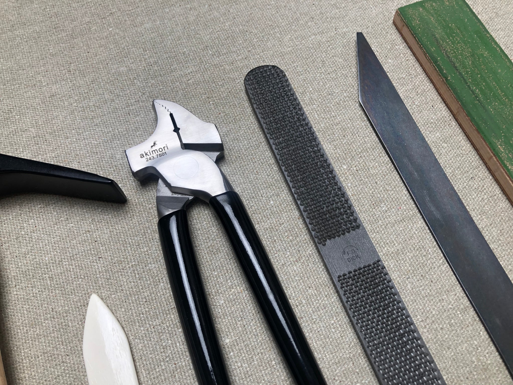 Sneaker shoemaking tool kit – Shoemakercraft