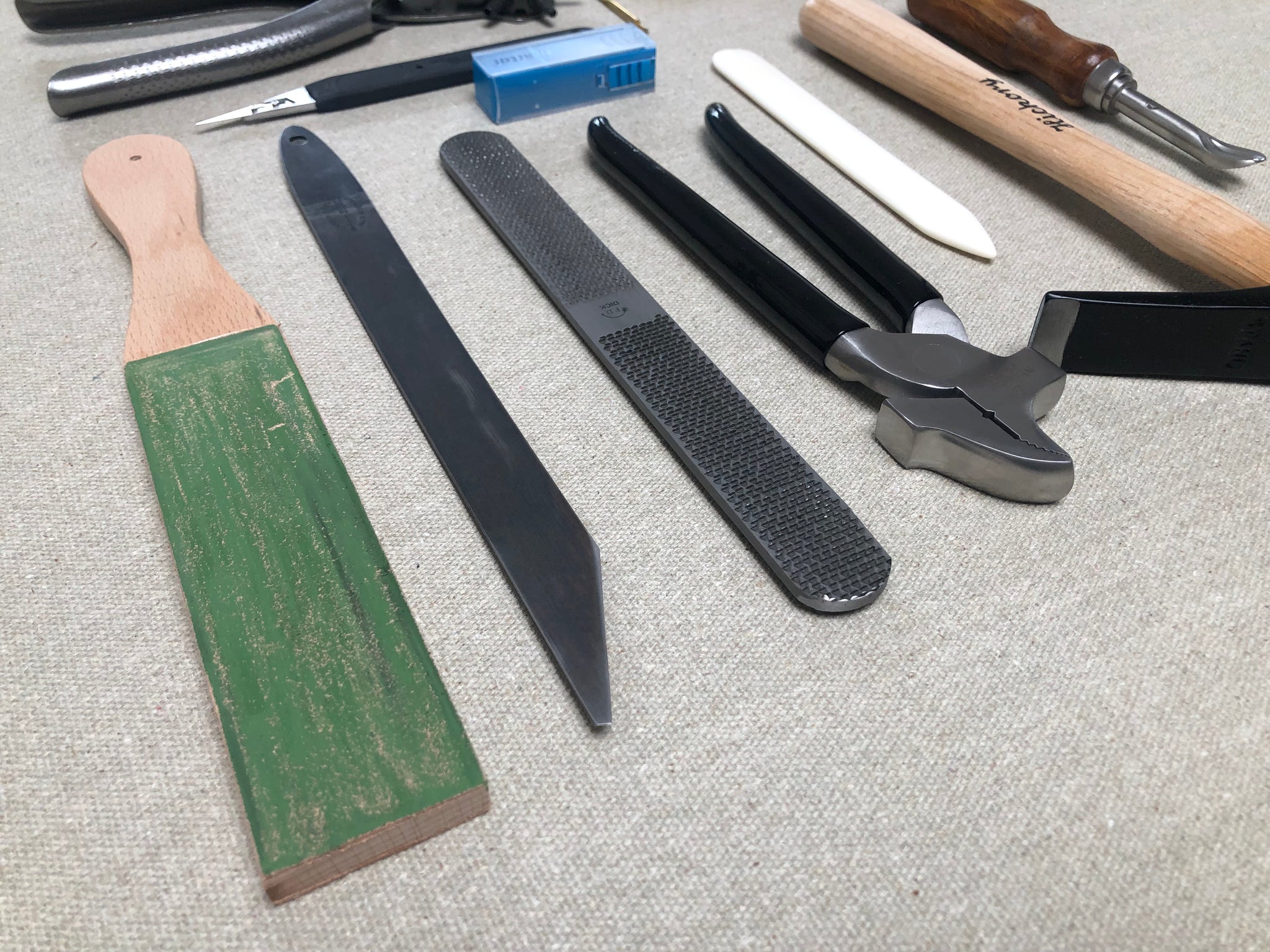 Sneaker shoemaking tool kit – Shoemakercraft