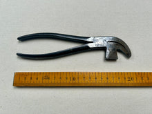 Load image into Gallery viewer, Shoemaker lasting pliers, narrow
