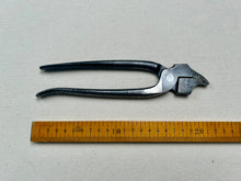 Load image into Gallery viewer, Shoemaker lasting pliers, narrow by ECZA

